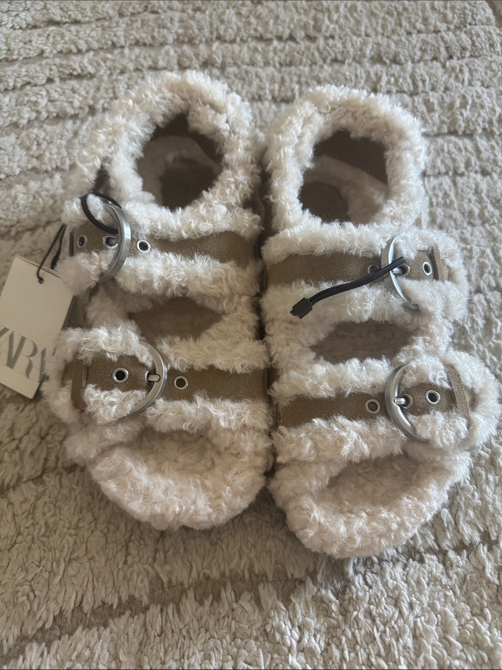 Zara Beige Cream Faux-Shearling Buckle Strap Sandals